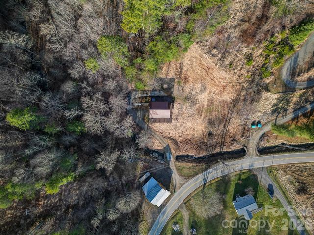 92 Arrowood Road, Weaverville, NC 28787