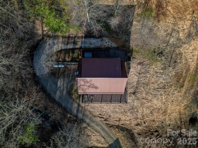 92 Arrowood Road, Weaverville, NC 28787