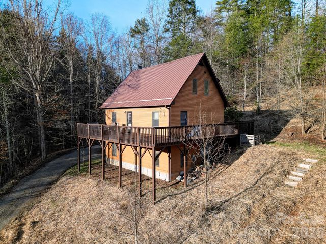 92 Arrowood Road, Weaverville, NC 28787
