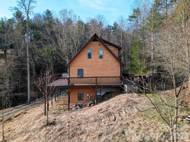 92 Arrowood Road, Weaverville, NC 28787