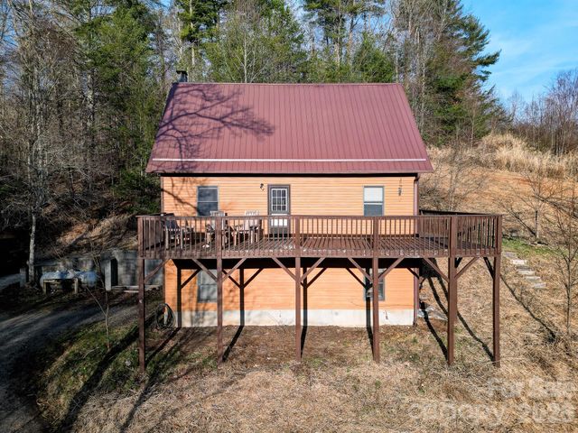 92 Arrowood Road, Weaverville, NC 28787