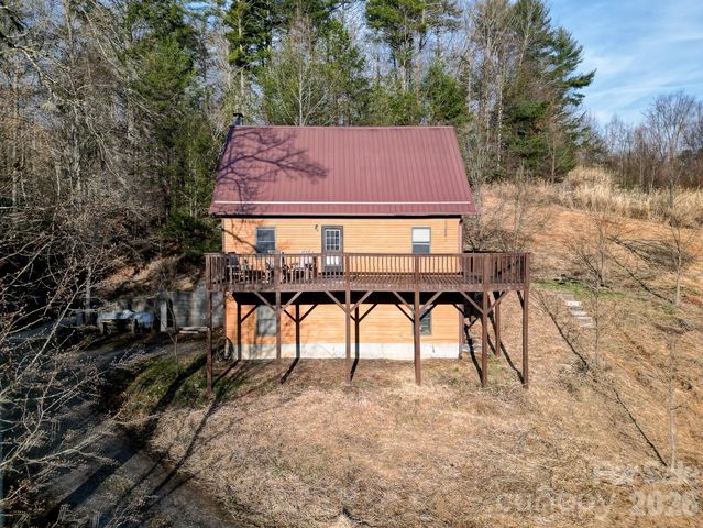 92 Arrowood Road, Weaverville, NC 28787