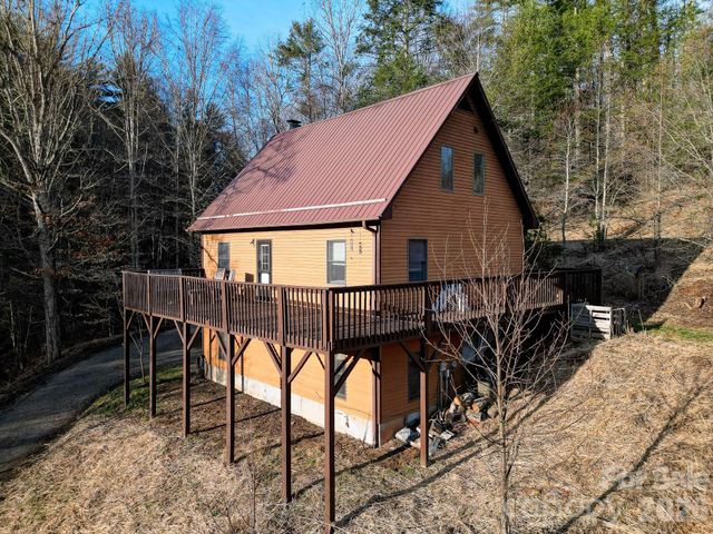 92 Arrowood Road, Weaverville, NC 28787