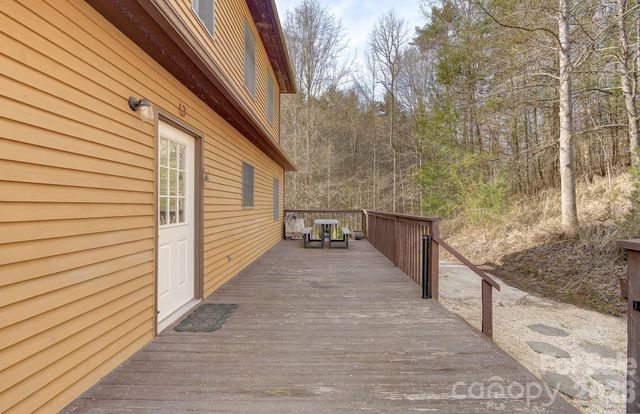 92 Arrowood Road, Weaverville, NC 28787