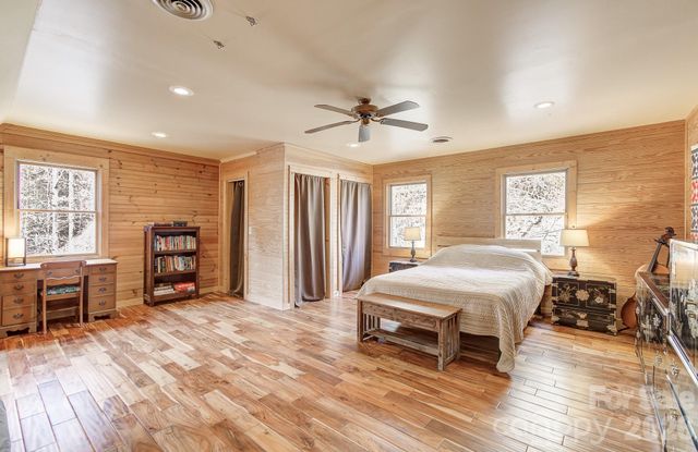 92 Arrowood Road, Weaverville, NC 28787