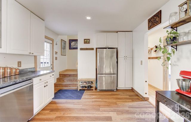 92 Arrowood Road, Weaverville, NC 28787