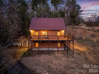 92 Arrowood Road, Weaverville, NC 28787