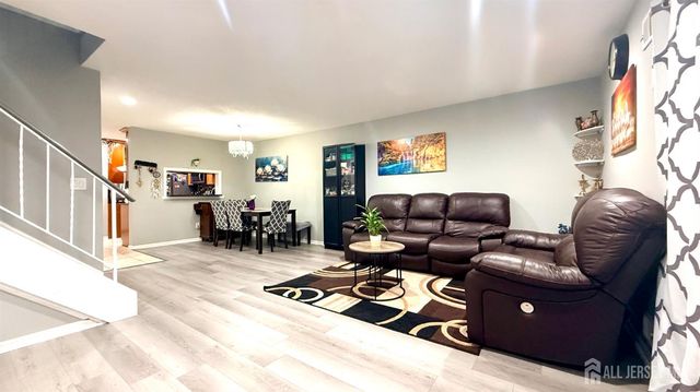 12 Palm Court, Edison, NJ 08820
