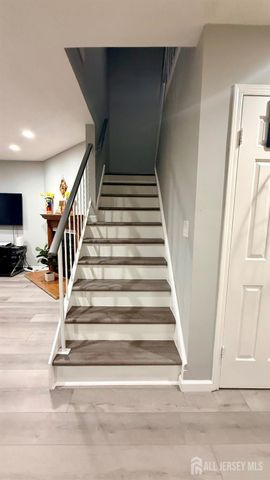 12 Palm Court, Edison, NJ 08820