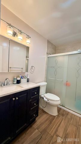 12 Palm Court, Edison, NJ 08820