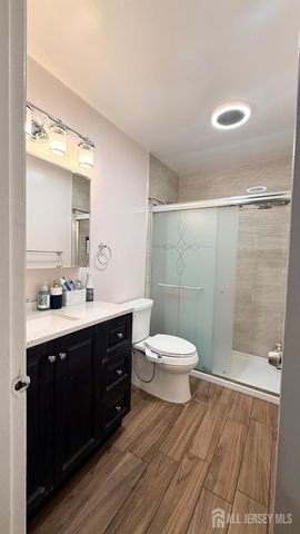 12 Palm Court, Edison, NJ 08820