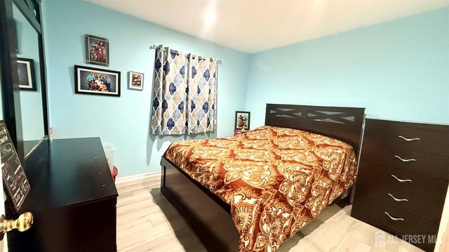 12 Palm Court, Edison, NJ 08820