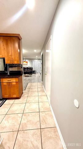 12 Palm Court, Edison, NJ 08820