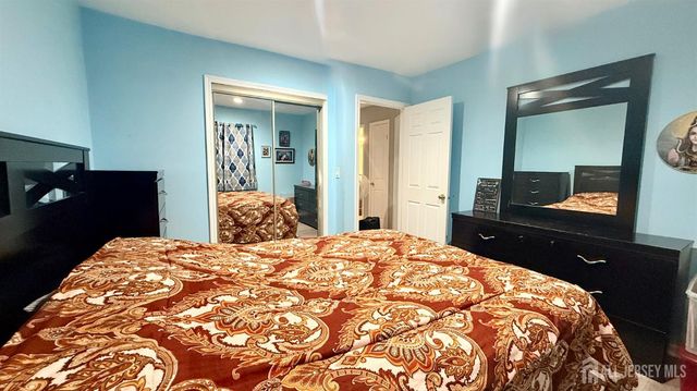 12 Palm Court, Edison, NJ 08820