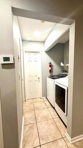 12 Palm Court, Edison, NJ 08820