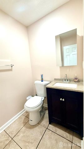 12 Palm Court, Edison, NJ 08820