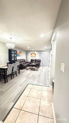 12 Palm Court, Edison, NJ 08820