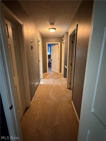 8120 Daventree Drive, Brecksville, OH 44141