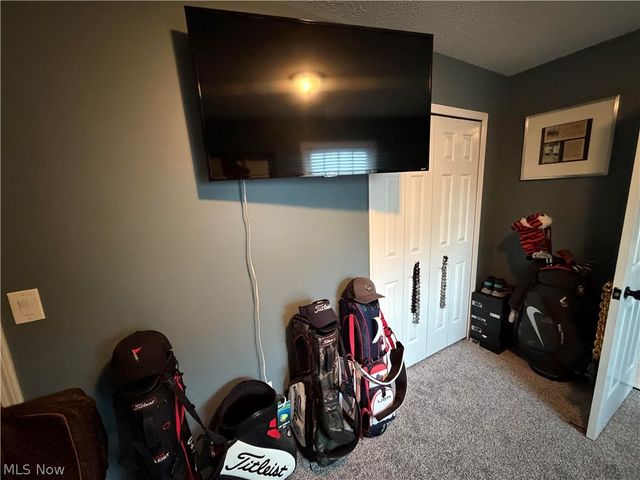 8120 Daventree Drive, Brecksville, OH 44141