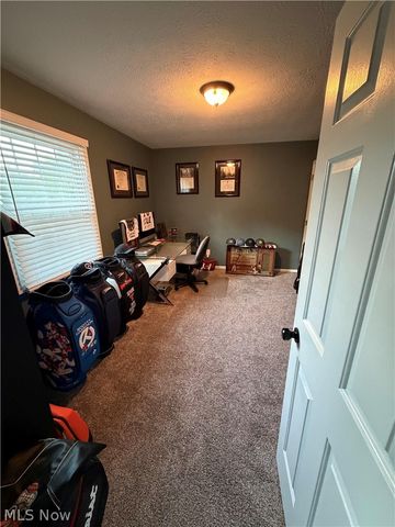 8120 Daventree Drive, Brecksville, OH 44141