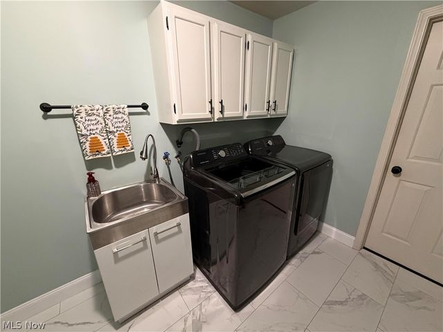 8120 Daventree Drive, Brecksville, OH 44141