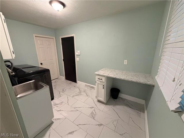 8120 Daventree Drive, Brecksville, OH 44141