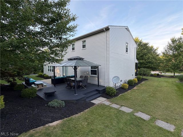 8120 Daventree Drive, Brecksville, OH 44141