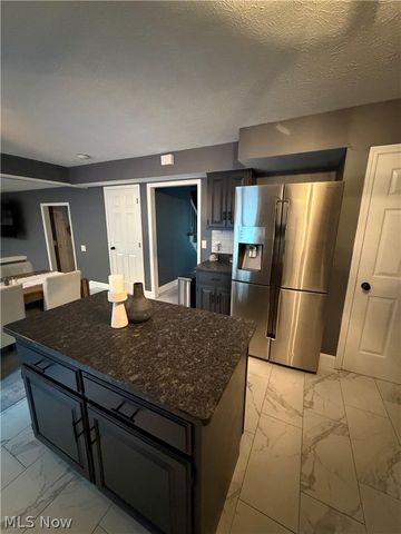 8120 Daventree Drive, Brecksville, OH 44141