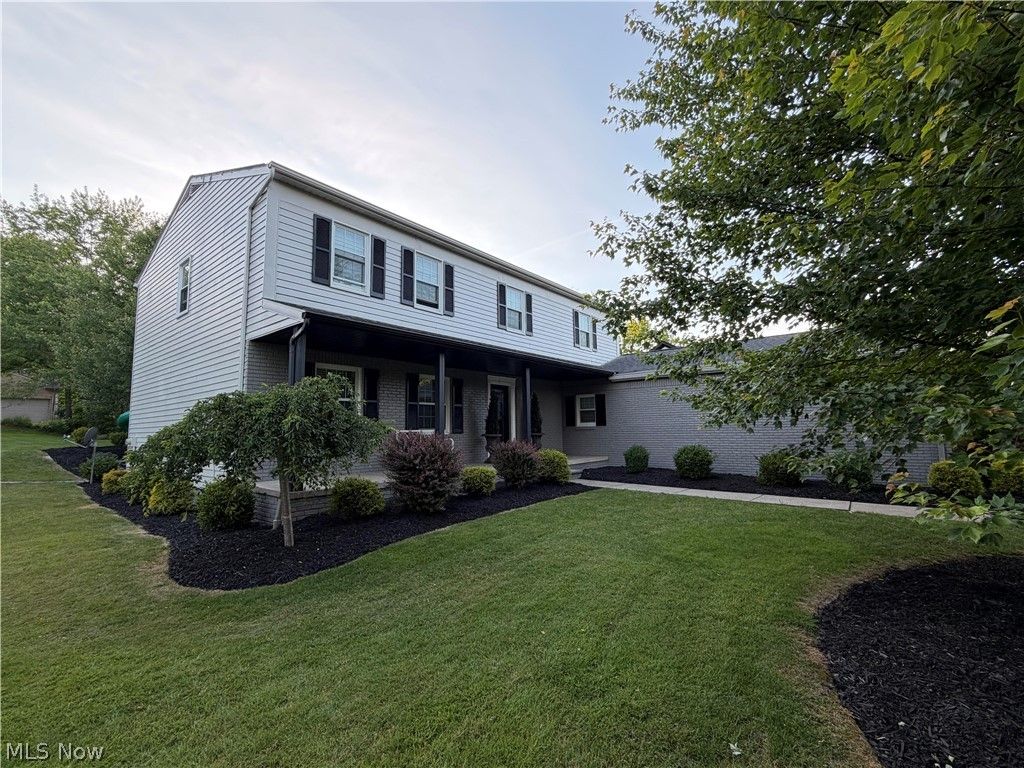 8120 Daventree Drive, Brecksville, OH 44141