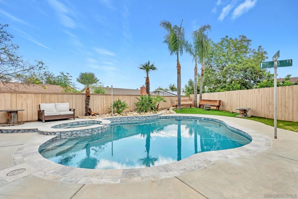 9219 Via De Amor, Santee, CA 92071