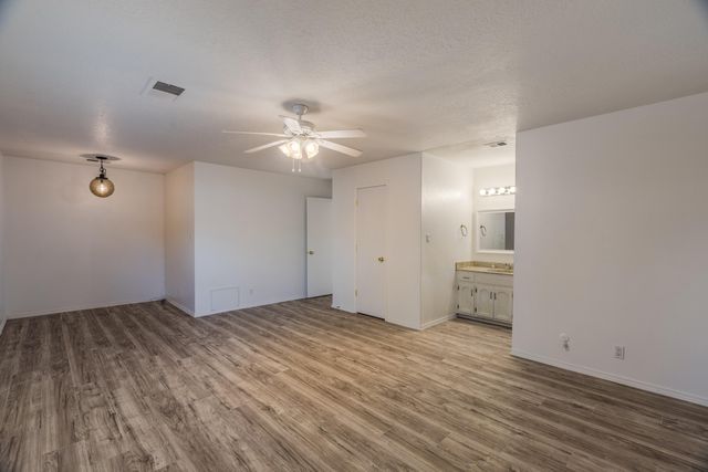 9601 ACADEMY HILLS Drive NE, Albuquerque, NM 87111