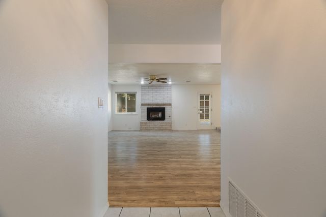 9601 ACADEMY HILLS Drive NE, Albuquerque, NM 87111