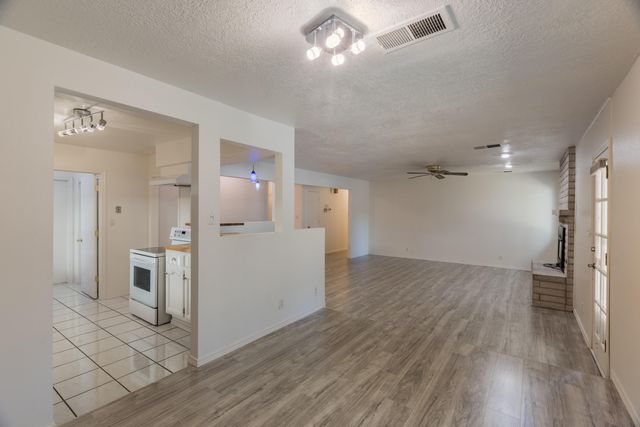 9601 ACADEMY HILLS Drive NE, Albuquerque, NM 87111