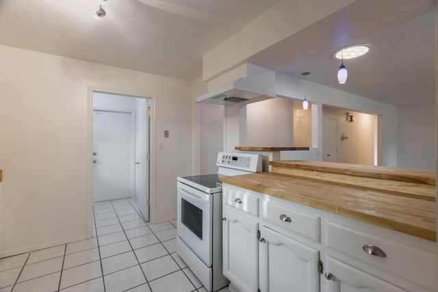 9601 ACADEMY HILLS Drive NE, Albuquerque, NM 87111