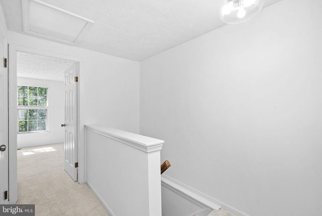 1594 WOODCREST DR, Reston, VA 20194