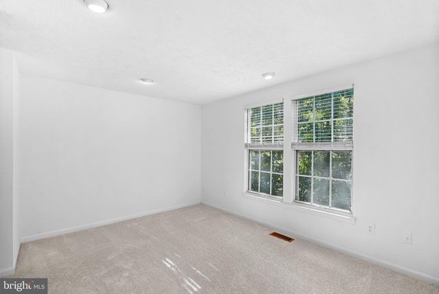 1594 WOODCREST DR, Reston, VA 20194