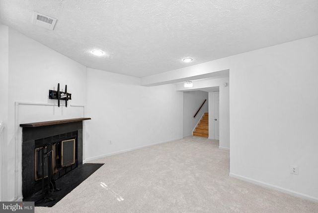 1594 WOODCREST DR, Reston, VA 20194