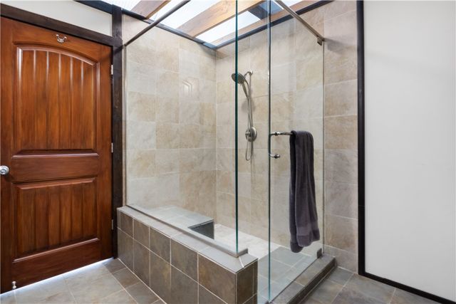 11 County Road 1089, Eureka Springs, AR 72632