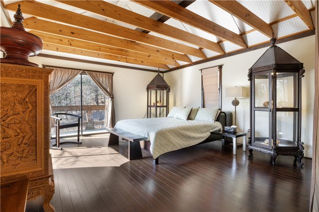 11 County Road 1089, Eureka Springs, AR 72632