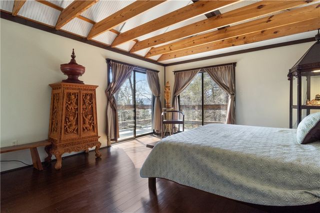 11 County Road 1089, Eureka Springs, AR 72632