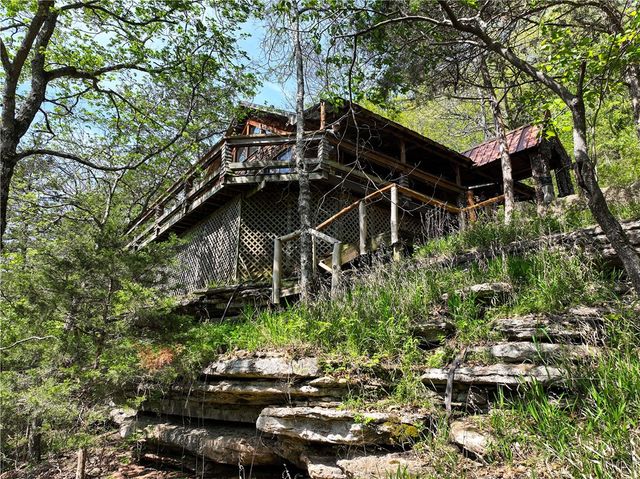 11 County Road 1089, Eureka Springs, AR 72632