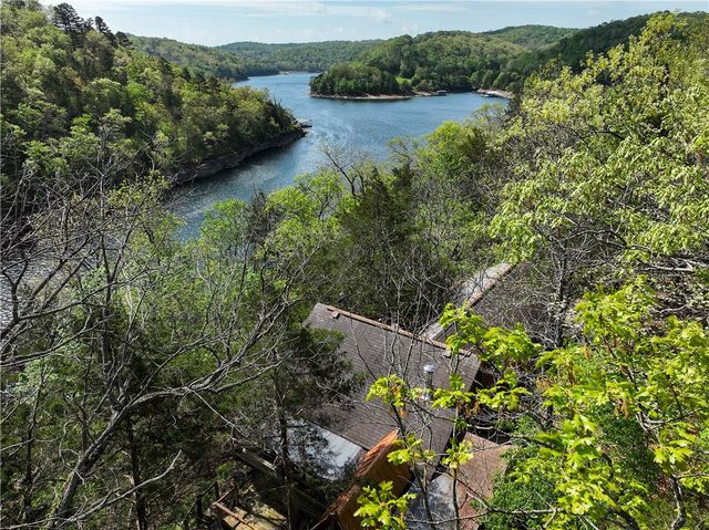 11 County Road 1089, Eureka Springs, AR 72632