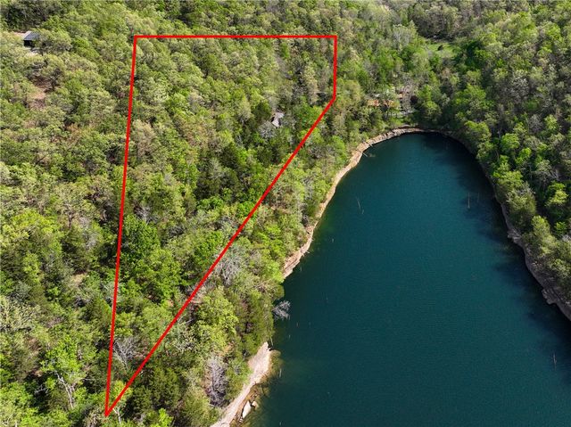 11 County Road 1089, Eureka Springs, AR 72632