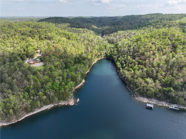 11 County Road 1089, Eureka Springs, AR 72632