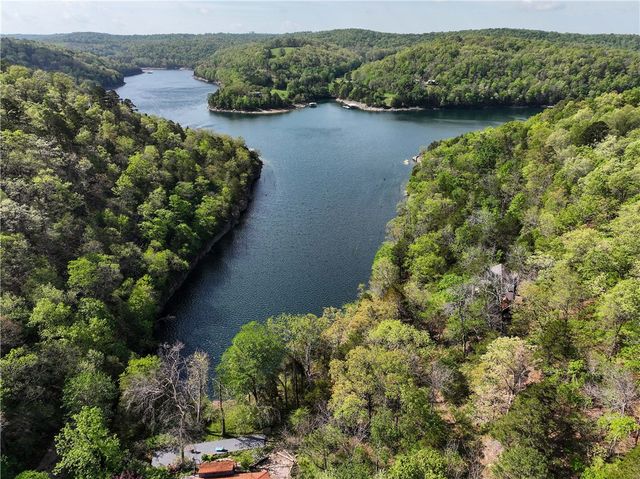 11 County Road 1089, Eureka Springs, AR 72632