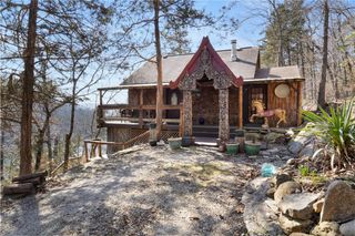 11 County Road 1089, Eureka Springs, AR 72632