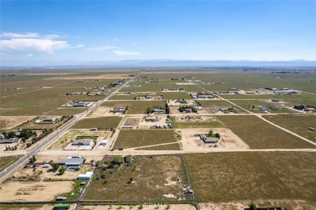 7033 W Avenue A2, Lancaster, CA 93536