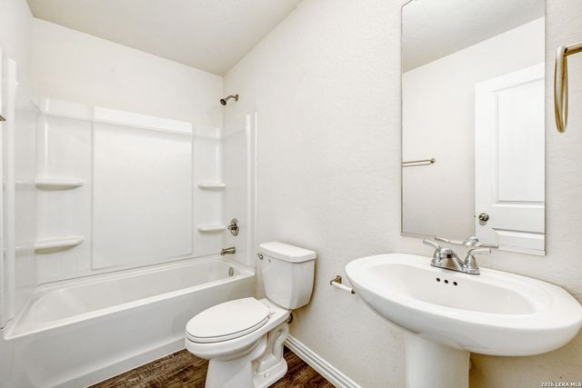 528 New Braunfels, Seguin, TX 78155