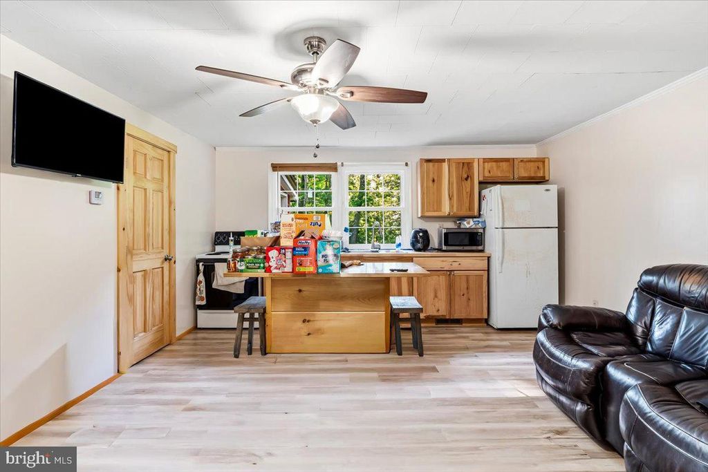 Image 11 of property listing at 4249 CHESTNUT RIDGE RD, Grantsville, MD 21536