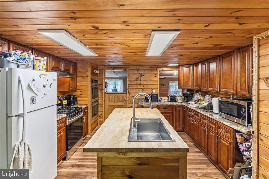 Image 22 of property listing at 4249 CHESTNUT RIDGE RD, Grantsville, MD 21536